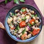 Salade de cannellini à la sardine, olives & tomates